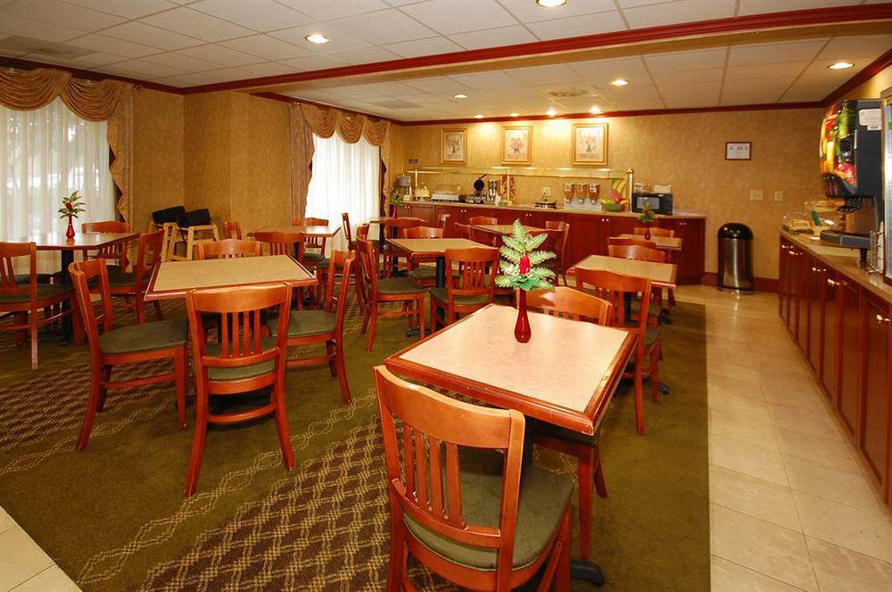 Quality Suites Pineville - Charlotte Restaurace fotografie