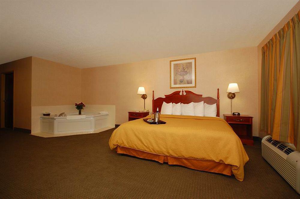 Quality Suites Pineville - Charlotte Obchodní fotografie